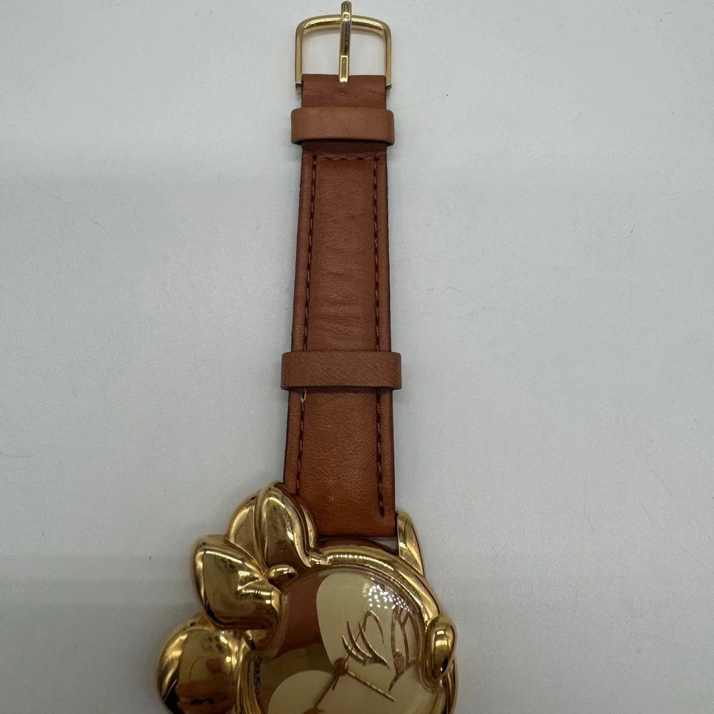 Lorus Disney Minnie Mouse Gold Tone Shaped Case Leather Watch V501-0820 need bat